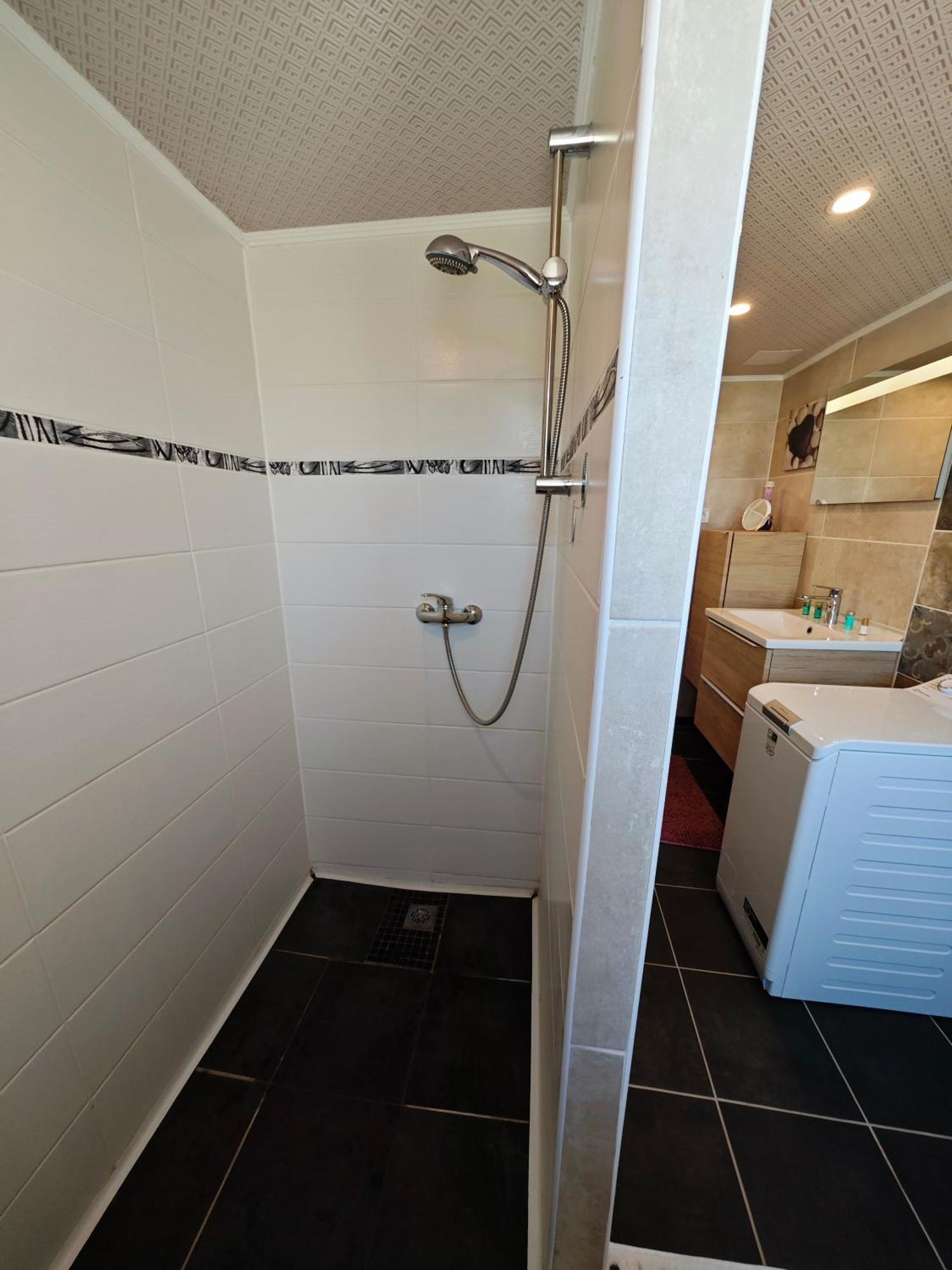 Appartement Top Entre Mer Et Montagne Thezan-les-Beziers Экстерьер фото